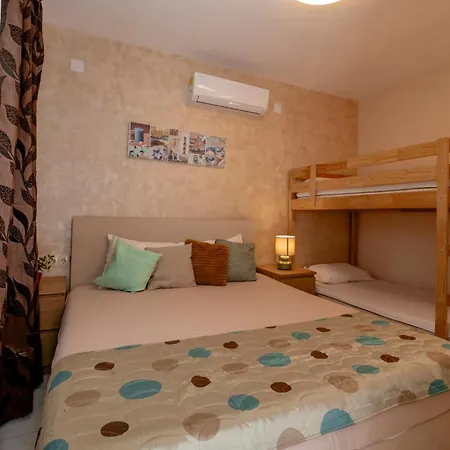 Holiday home Happy